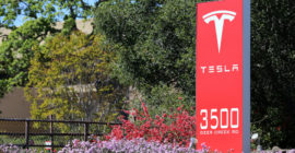 Tesla Shares Suffer After Elon Musk Blunt Expreience