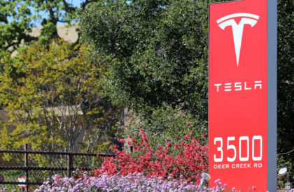 Tesla Shares Suffer After Elon Musk Blunt Expreience